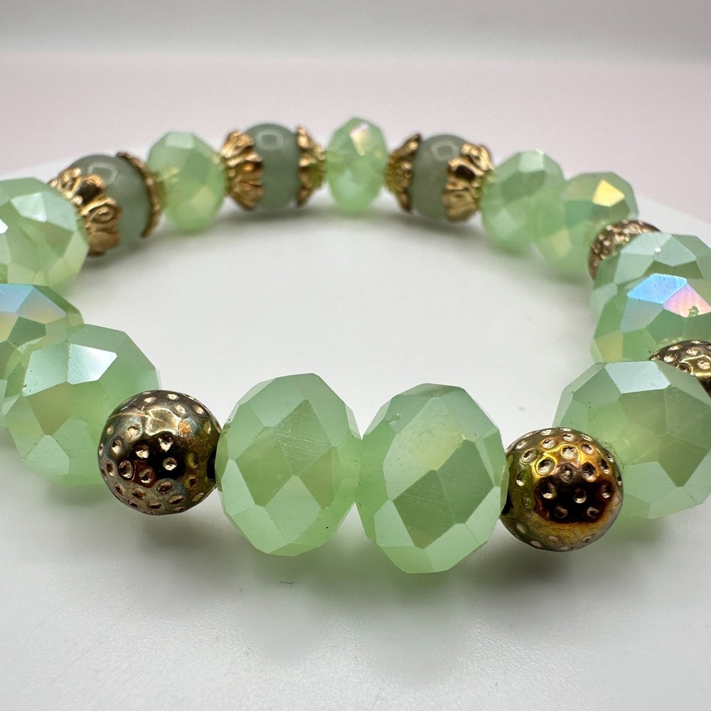 Vintage 90s Gold Tone Mint Green Faceted Beaded Bracelet Women's Classic Jewelry